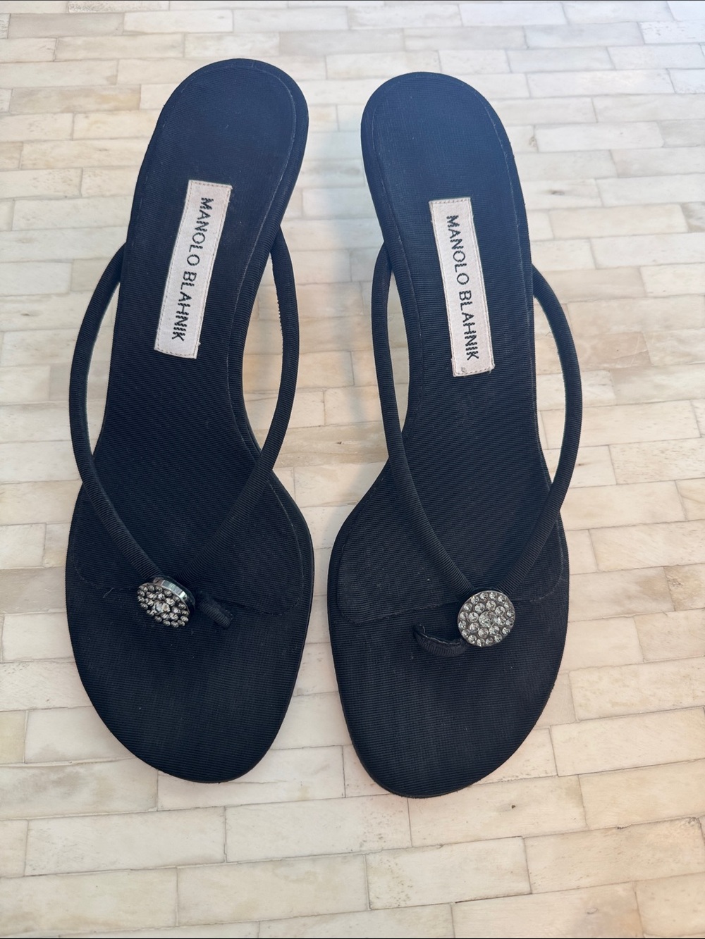 Manolo Blahnik EU 40 Black Ribbed Grosgrain Thong Kitten Heel Sandals Authentic